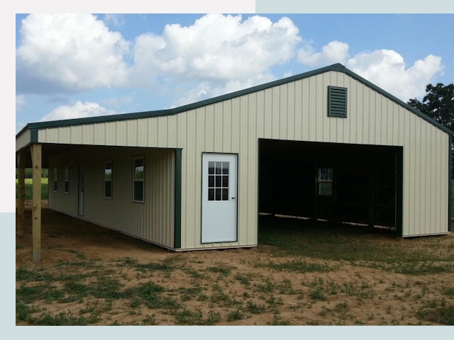 Строительство конюшен в Вятских Полянах