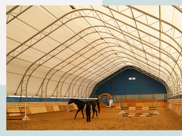 Строительство конных манежей в Вятских Полянах